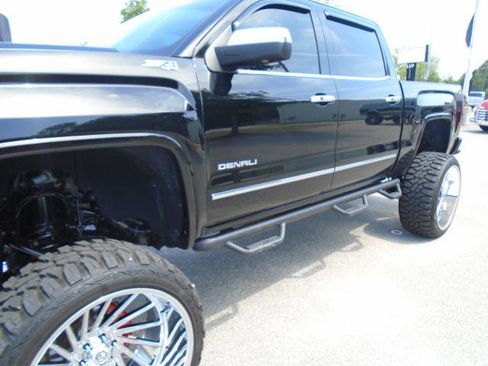 Used 2015 GMC Sierra 1500 Denali w/ Driver Alert Package image 9