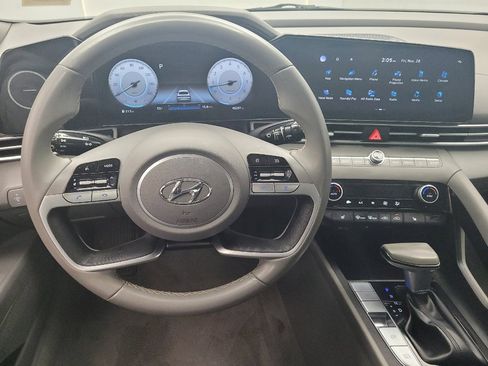 Used 2023 Hyundai Elantra SEL w/ Convenience Package image 22