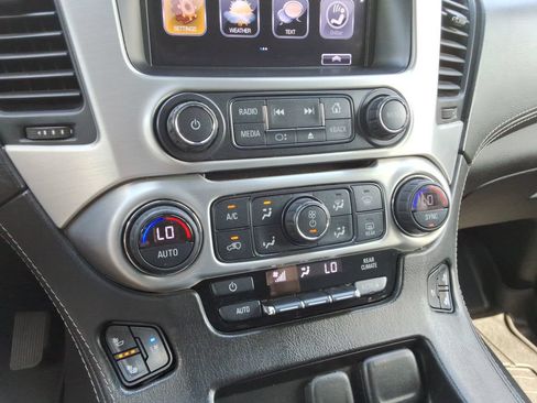 Used 2017 GMC Yukon XL SLT RWD image 34