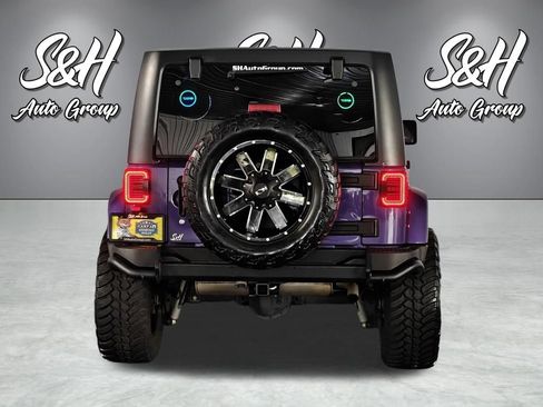Used 2016 Jeep Wrangler Unlimited Sahara AWD/4WD image 28