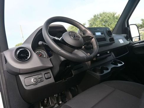 New 2025 Mercedes-Benz Sprinter 2500 image 4