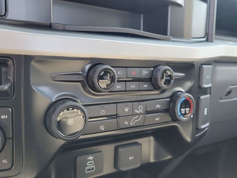 New 2026 Ford F250 4x4 Regular Cab Super Duty image 15