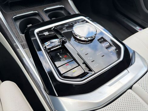 New 2026 BMW 760i xDrive w/ Executive Package AWD/4WD image 15
