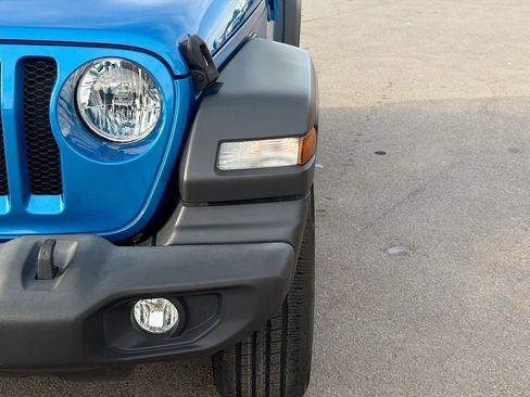 Used 2022 Jeep Wrangler Sport AWD/4WD image 10