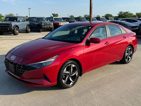 Used 2023 Hyundai Elantra SEL w/ Convenience Package FWD image 12