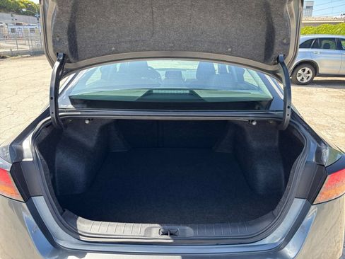 Used 2025 Nissan Altima 2.5 SV FWD image 31