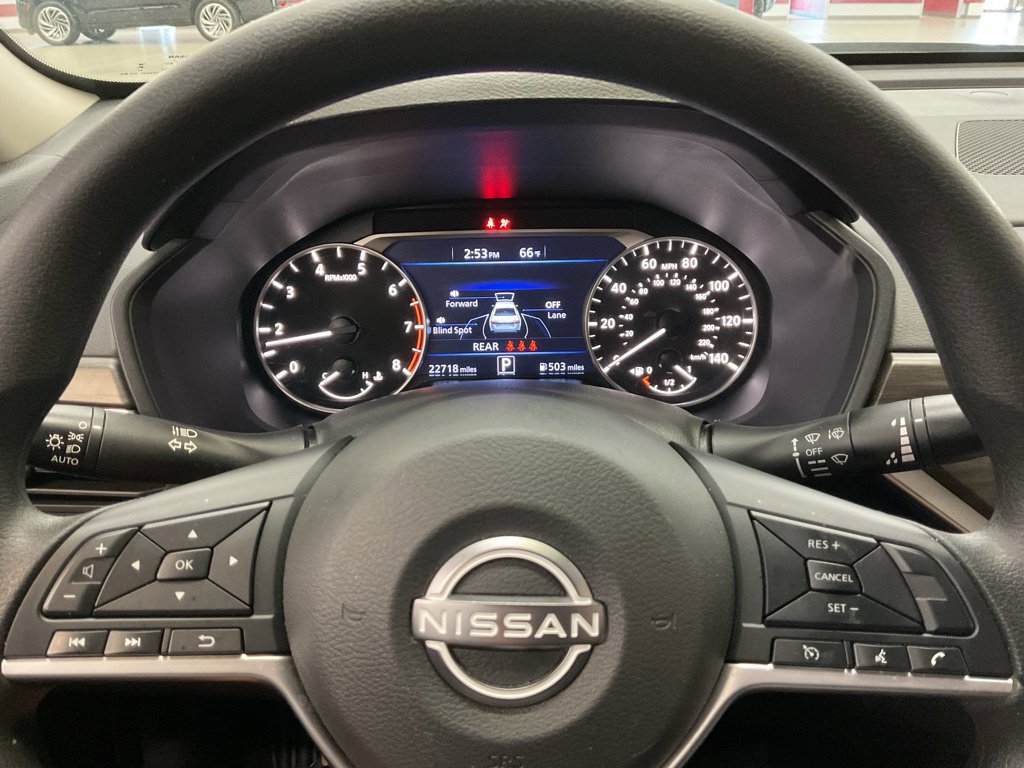 Used 2025 Nissan Altima 2.5 SV AWD/4WD image 12