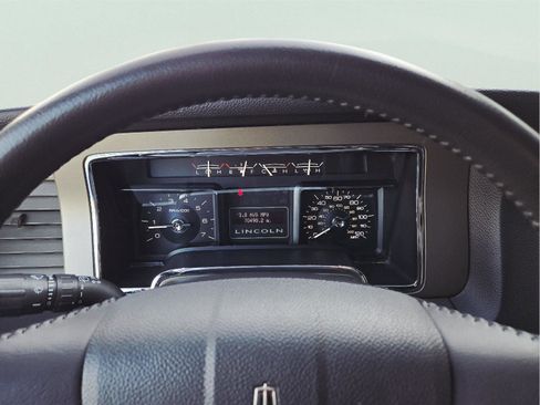 Used 2012 Lincoln Navigator 4WD image 47