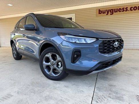 Used 2025 Ford Escape ST-Line Select AWD/4WD image 2
