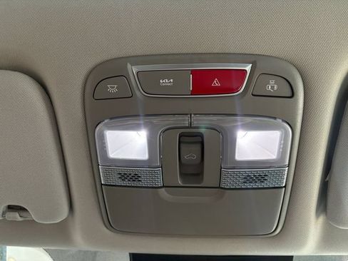 Certified 2025 Kia Telluride EX w/ EX Captain's Chair Package AWD/4WD image 24