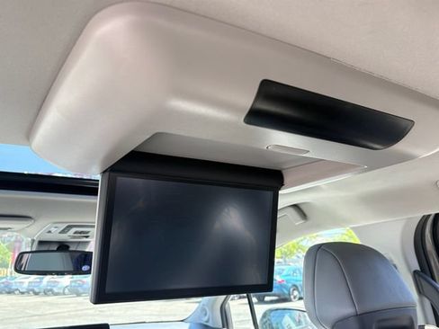 Certified 2022 Toyota Sienna XLE w/ XLE Plus Package FWD image 29