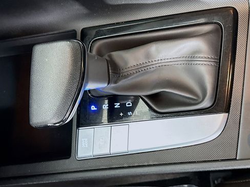 Used 2024 Hyundai Elantra SEL image 20