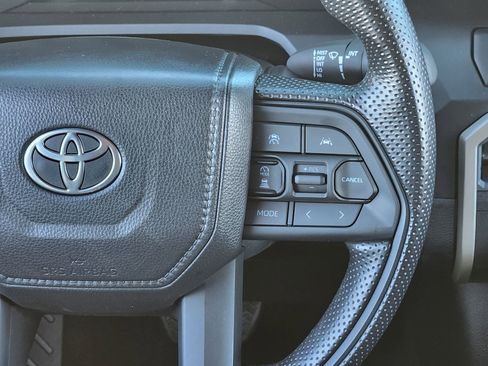 Used 2024 Toyota Tacoma SR image 31