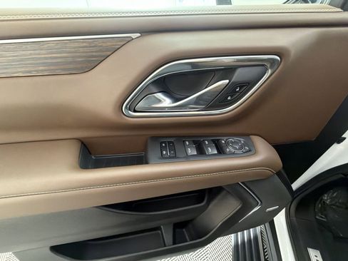 Used 2023 Chevrolet Suburban High Country w/ Advanced Technology Package image 15