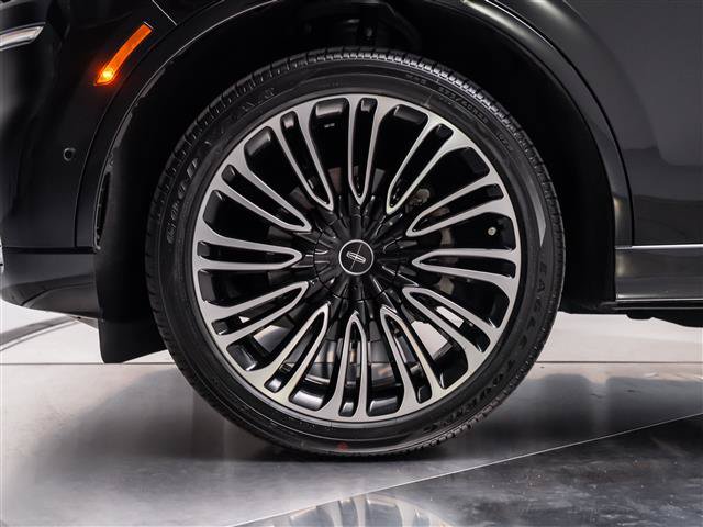 Used 2023 Lincoln Aviator Black Label w/ Dynamic Handling Package AWD/4WD image 12