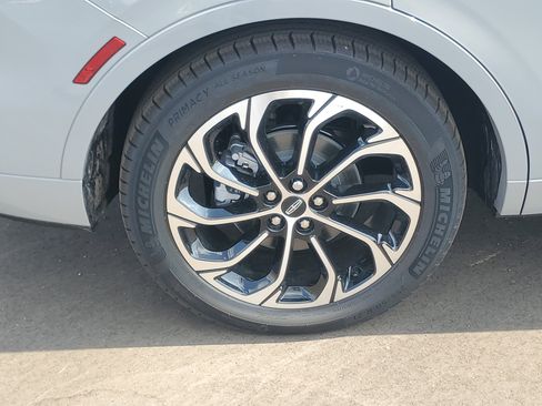 New 2026 Lincoln Nautilus Reserve AWD/4WD image 5