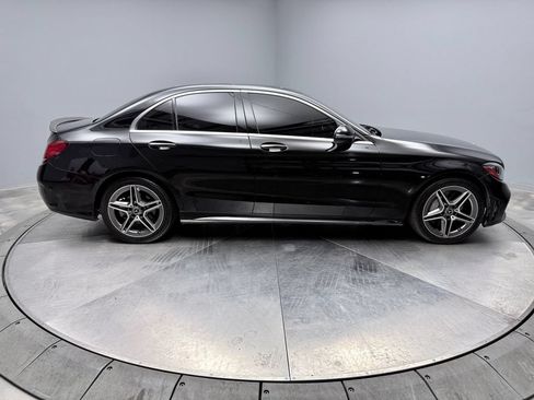 Used 2019 Mercedes-Benz C 300 4MATIC Sedan image 4