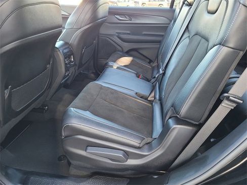 Certified 2024 Jeep Grand Cherokee L Laredo image 17