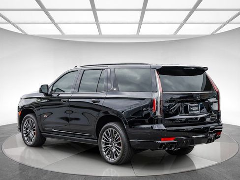 Used 2023 Cadillac Escalade V AWD/4WD image 2