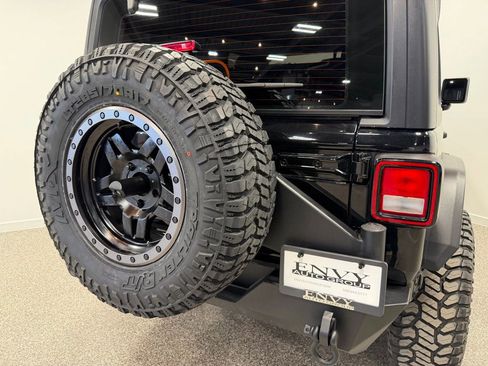 Used 2022 Jeep Wrangler Sport image 31