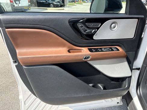 Used 2021 Lincoln Aviator Reserve w/ Equipment Group 202A AWD/4WD image 10