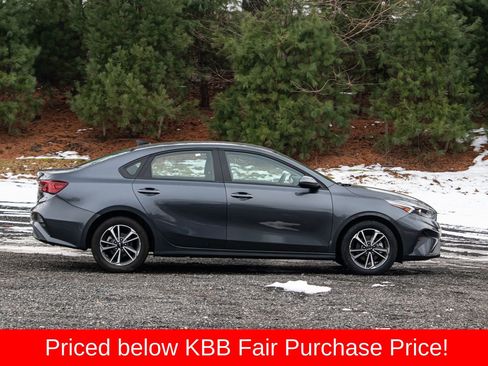 Used 2024 Kia Forte LXS image 10