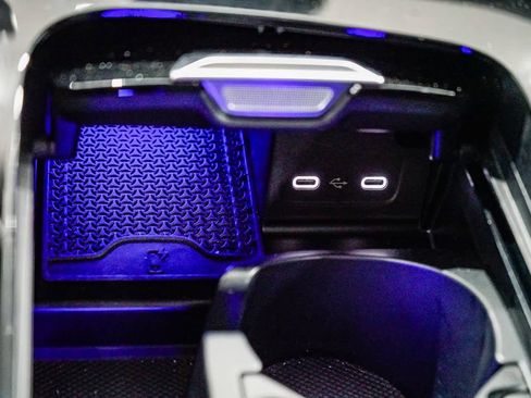 Used 2025 Mercedes-Benz C 300 4MATIC Sedan image 23