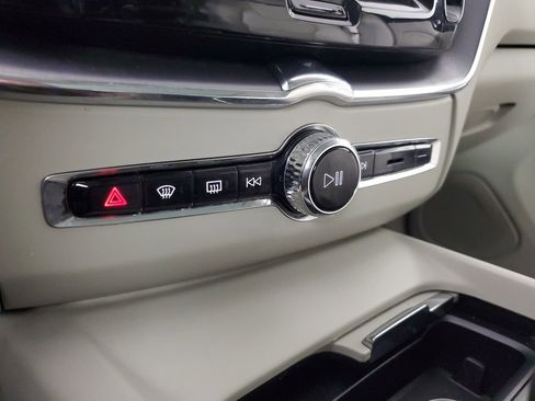 Used 2023 Volvo XC60 B5 Core w/ Climate Package image 32