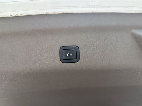 Used 2021 GMC Yukon Denali image 13