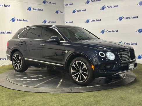 Used 2019 Bentley Bentayga image 2
