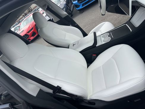 Used 2024 Tesla Model Y Performance image 27