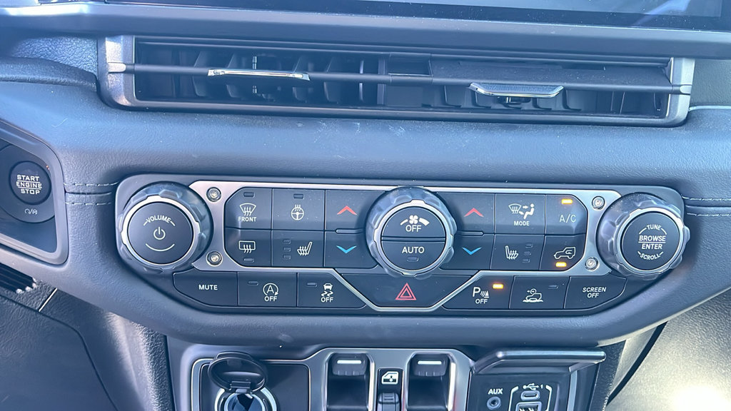 Used 2026 Jeep Gladiator Mojave AWD/4WD image 16