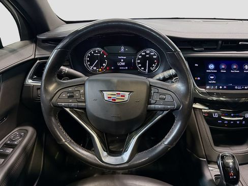 Used 2022 Cadillac XT6 Premium Luxury AWD/4WD image 25