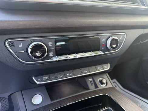 Used 2023 Audi Q5 2.0T Premium w/ Convenience Package image 18