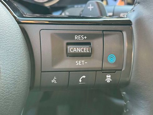 Used 2025 Nissan Pathfinder SL AWD/4WD image 22