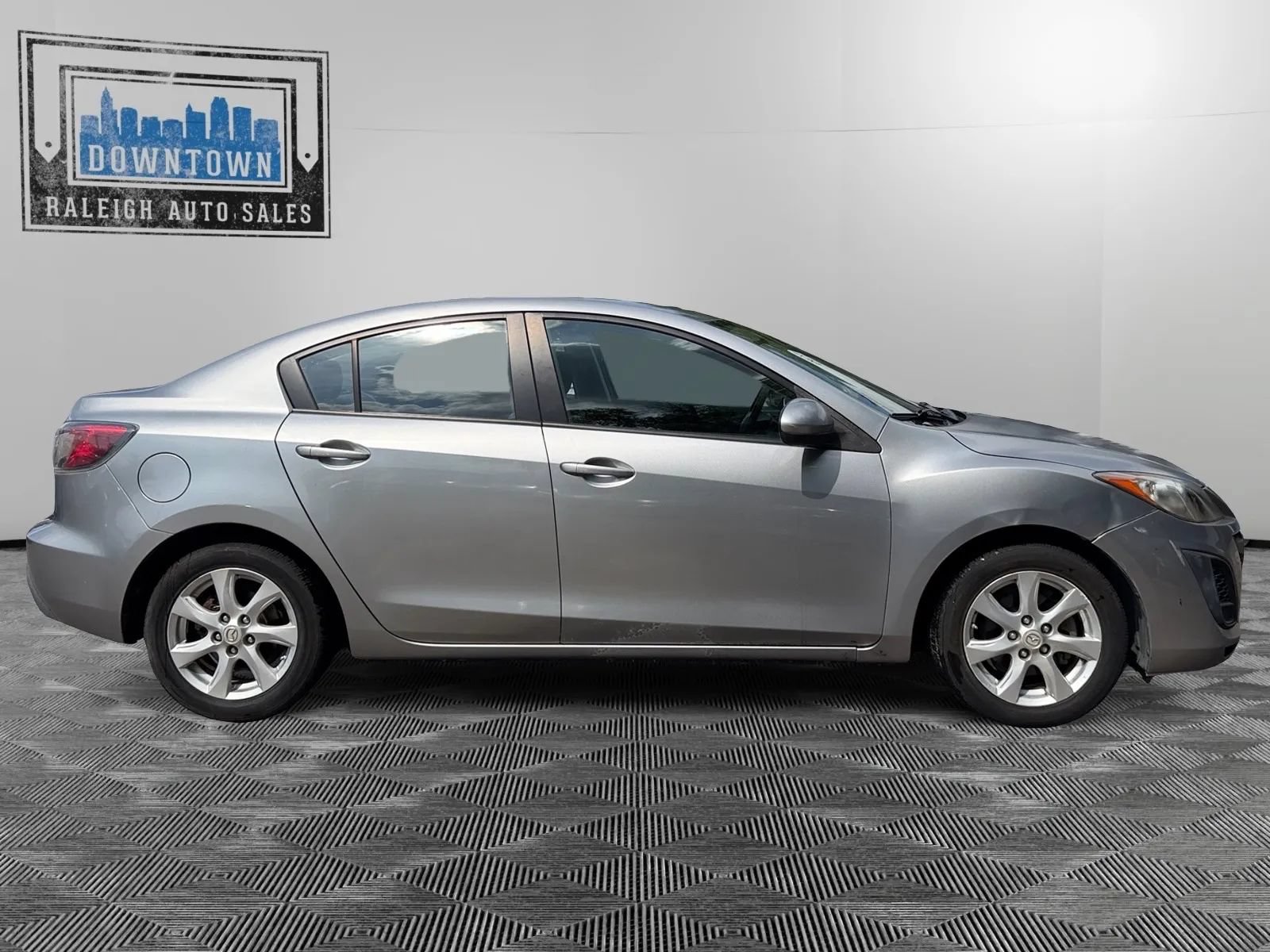 Used 2011 MAZDA MAZDA3 i Touring FWD image 4