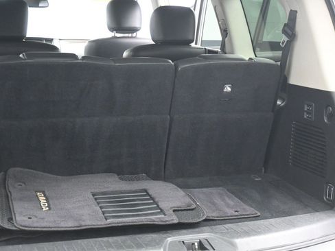 Used 2020 Nissan Armada SL w/ Premium Package image 24