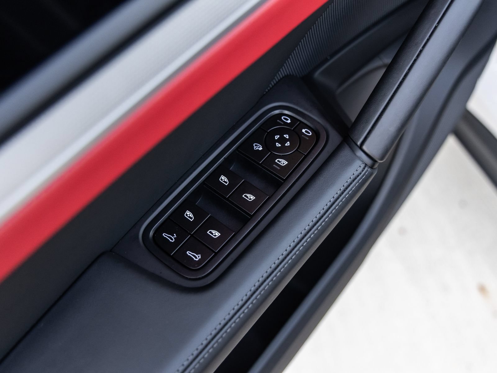 Certified 2026 Porsche Cayenne S AWD/4WD image 25