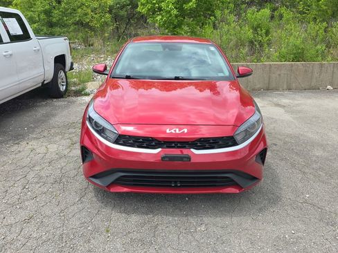 Used 2024 Kia Forte LXS w/ LXS Technology Package FWD image 2