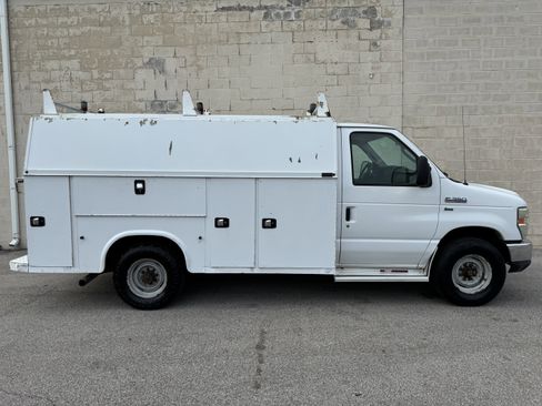 Used 2009 Ford E-350 and Econoline 350 Super Duty image 5