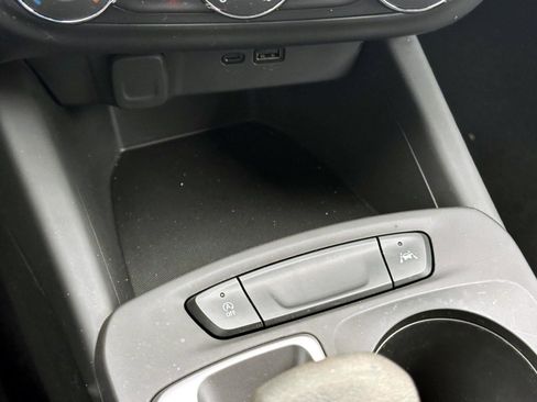 Used 2024 Chevrolet Trax RS w/ Driver Confidence Package image 25