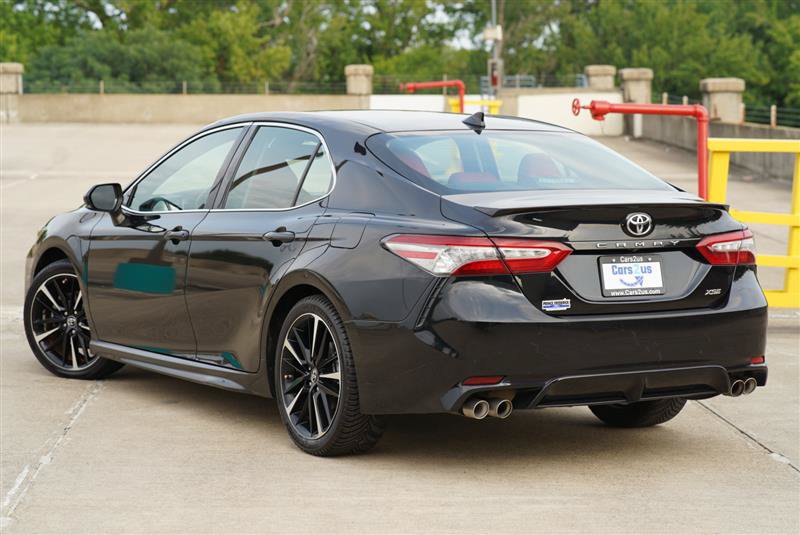 Used 2019 Toyota Camry XSE w/ Navigation Package FWD image 4