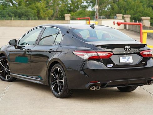 Used 2019 Toyota Camry XSE w/ Navigation Package FWD image 4