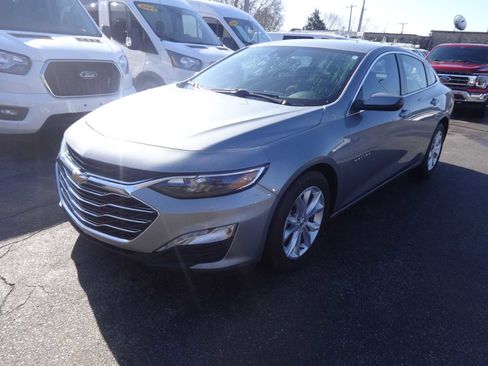 Used 2024 Chevrolet Malibu LT image 3