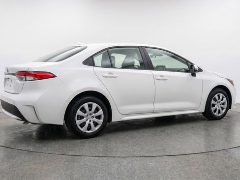 Used 2025 Toyota Corolla LE FWD image 9