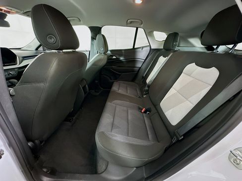 Used 2025 Chevrolet Trax LS image 25