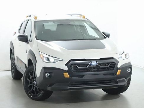 Used 2025 Subaru Crosstrek 2.5i Wilderness AWD/4WD image 2
