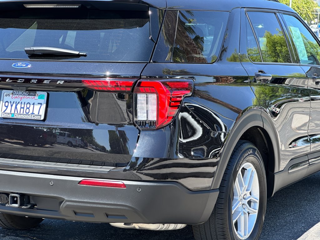 Used 2026 Ford Explorer Active RWD image 8