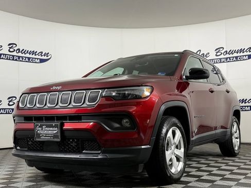 Used 2022 Jeep Compass Latitude AWD/4WD image 3