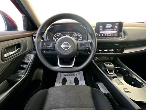 Used 2022 Nissan Rogue SV image 8